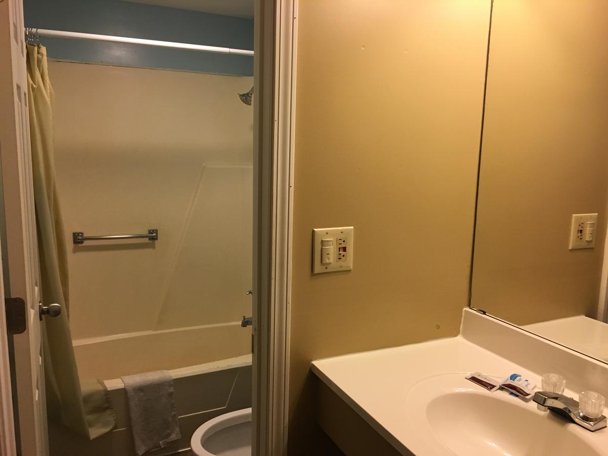 Crown Inn Toledo Ngoại thất bức ảnh